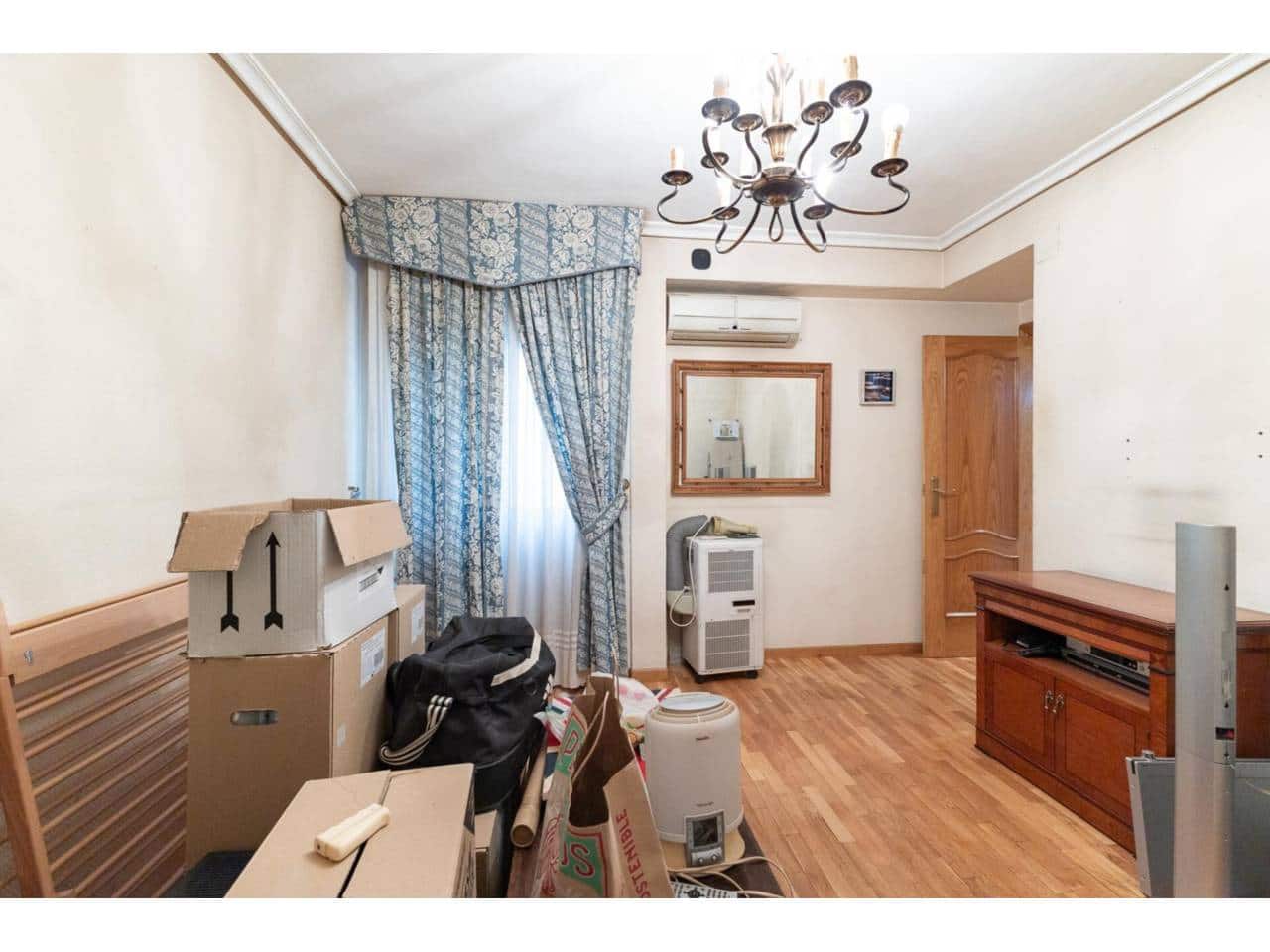 4 slaapkamer Flat te koop in Valencia stad met garage - € 450.000 (Ref: 9671032)