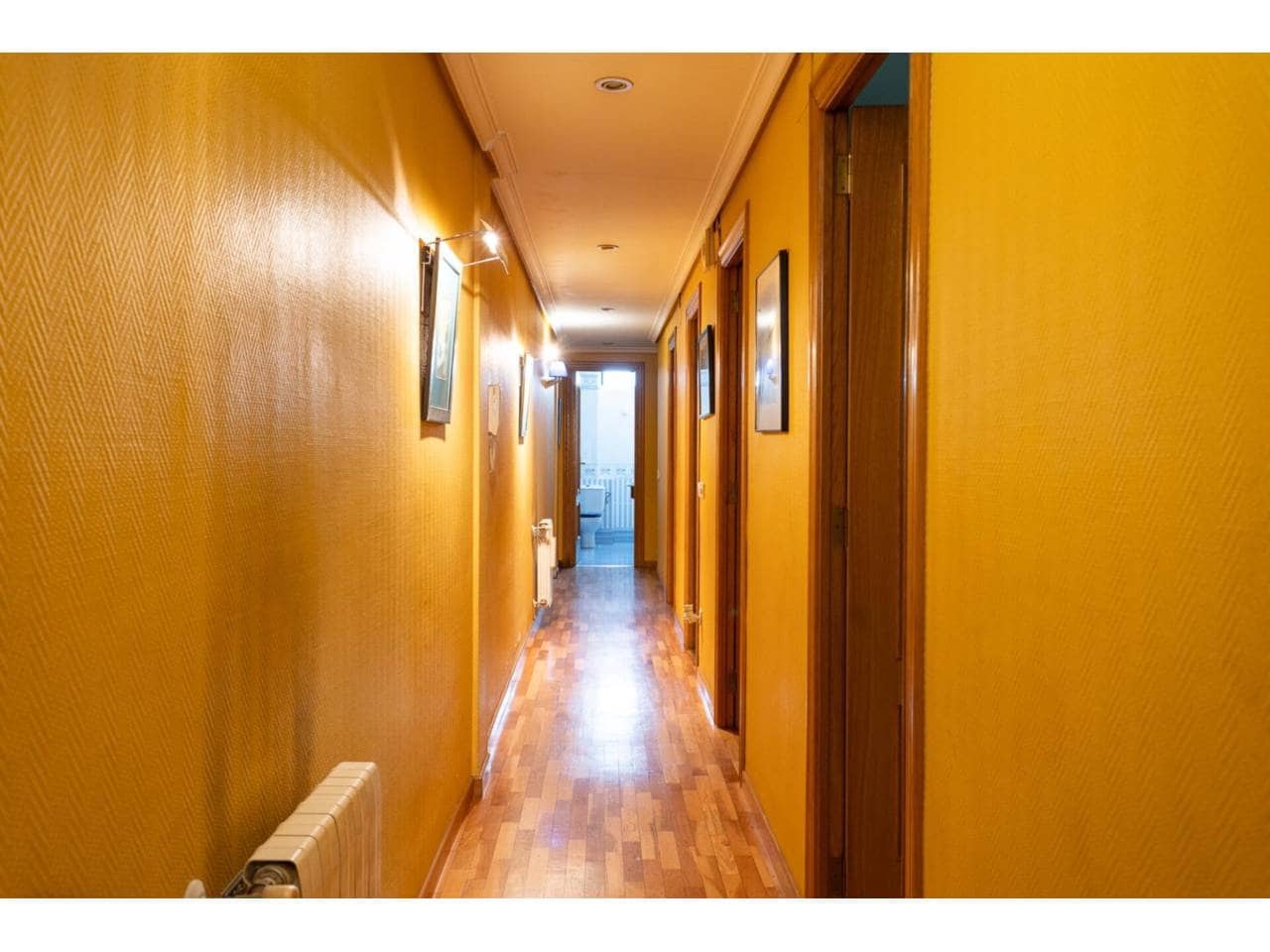 4 slaapkamer Flat te koop in Valencia stad met garage - € 450.000 (Ref: 9671032)