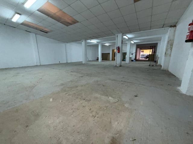 Erhverv til salg i Valencia by - € 150.000 (Ref: 9671034)