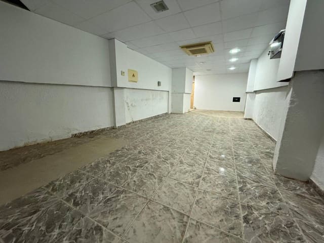 Erhverv til salg i Valencia by - € 150.000 (Ref: 9671034)