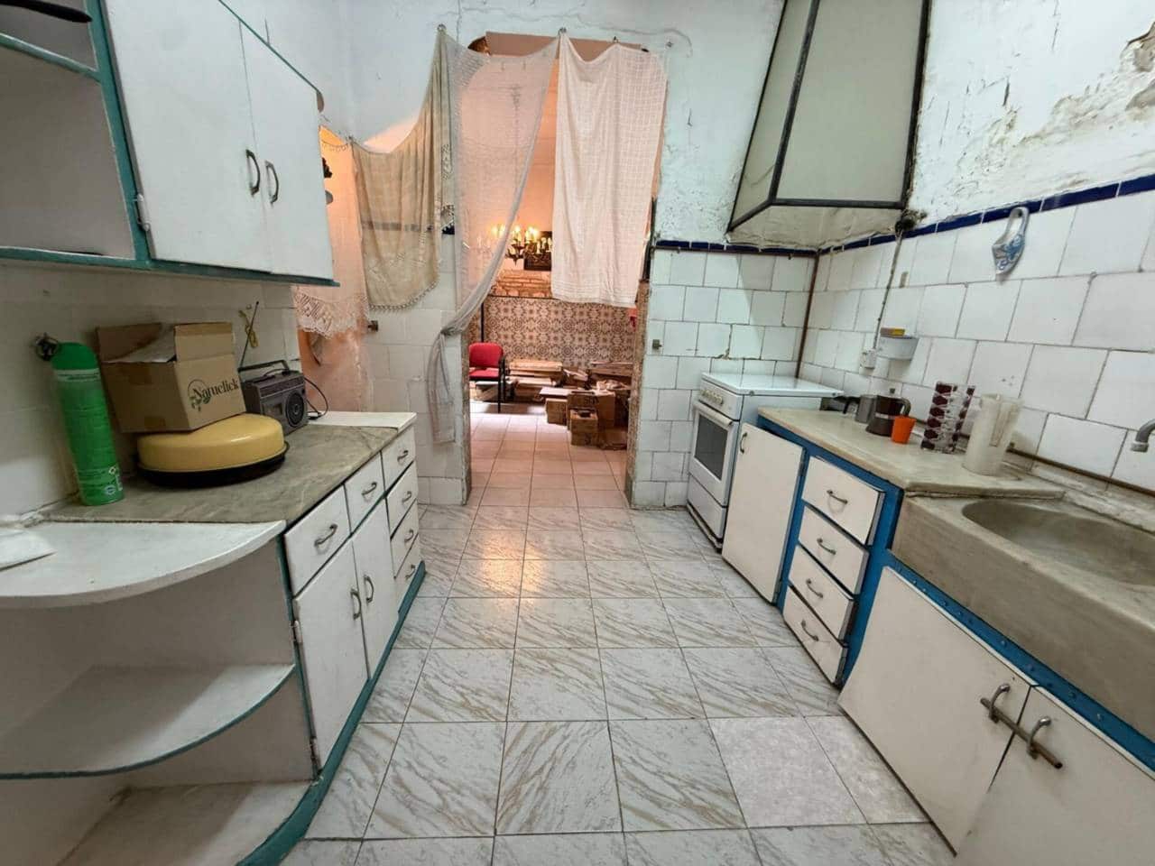 6 bedroom Terraced Villa for sale in Valencia city with garage - € 490,000 (Ref: 9671035)