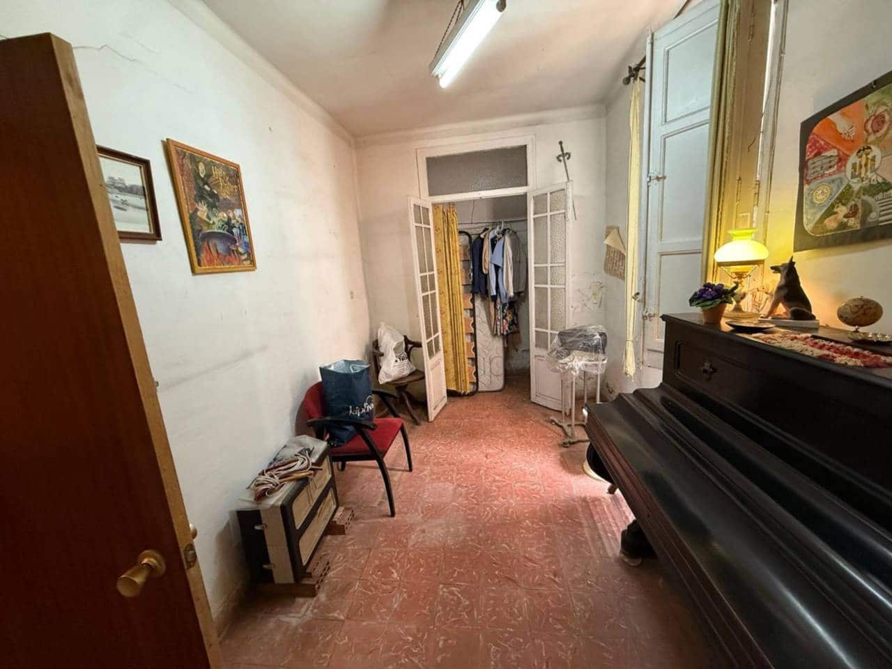 6 bedroom Terraced Villa for sale in Valencia city with garage - € 490,000 (Ref: 9671035)