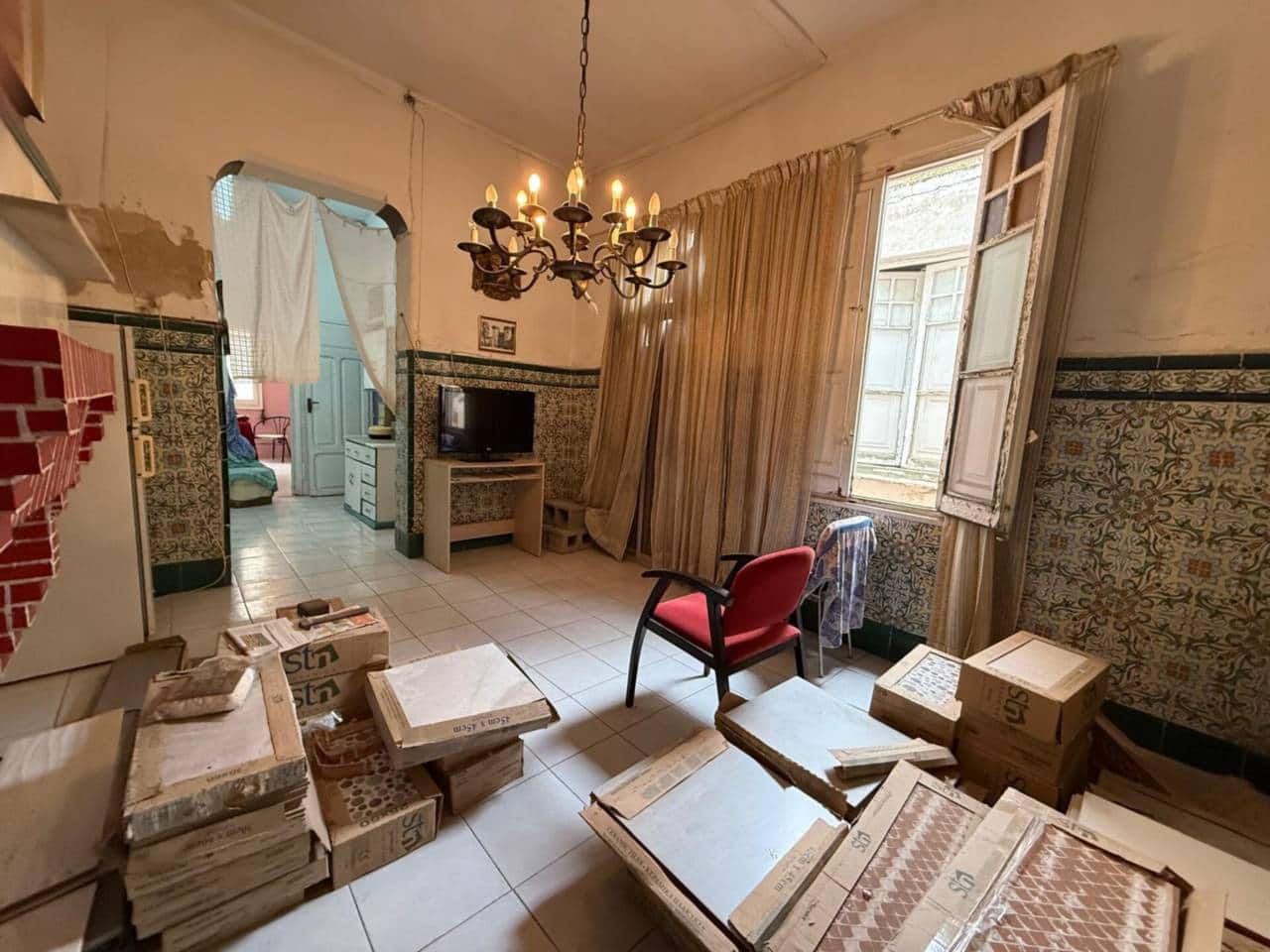 6 bedroom Terraced Villa for sale in Valencia city with garage - € 490,000 (Ref: 9671035)