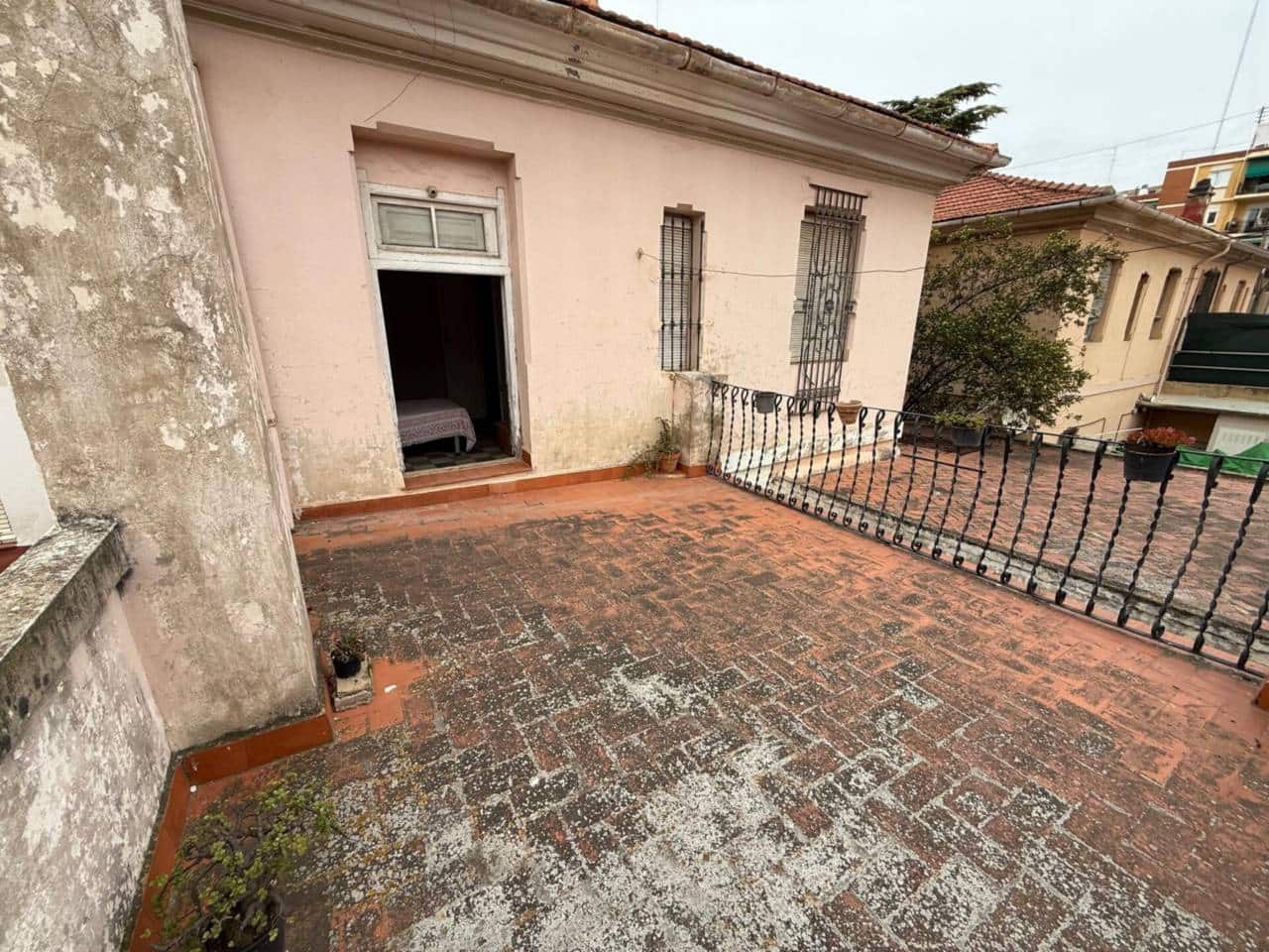 6 bedroom Terraced Villa for sale in Valencia city with garage - € 490,000 (Ref: 9671035)