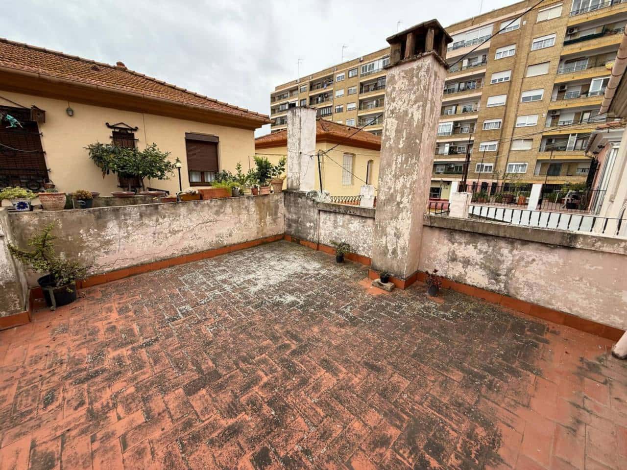 6 bedroom Terraced Villa for sale in Valencia city with garage - € 490,000 (Ref: 9671035)