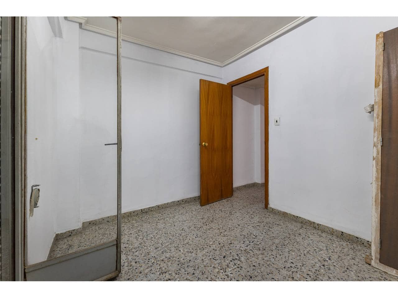 4 sovrum Lägenhet till salu i Valencia stad - 275 000 € (Ref: 9671036)