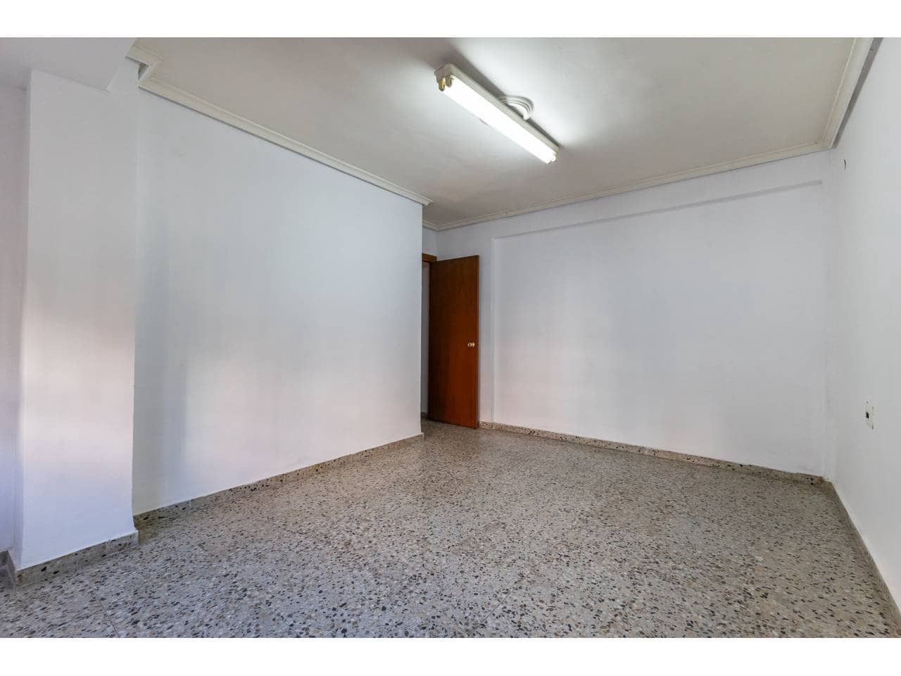 4 sovrum Lägenhet till salu i Valencia stad - 275 000 € (Ref: 9671036)