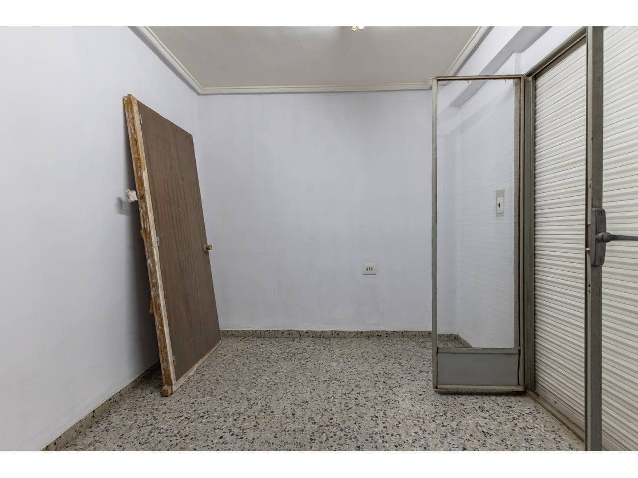 4 sovrum Lägenhet till salu i Valencia stad - 275 000 € (Ref: 9671036)