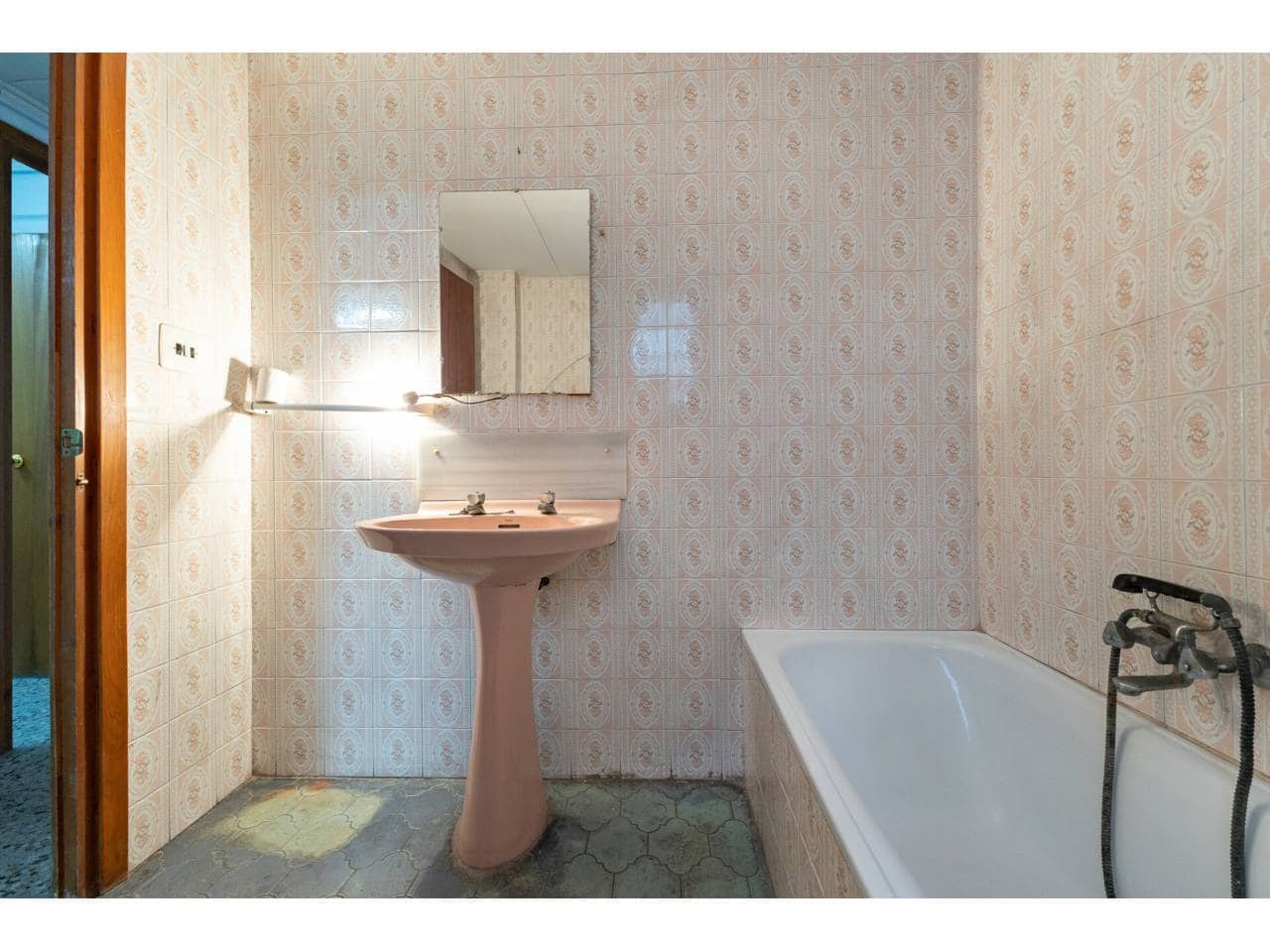 4 sovrum Lägenhet till salu i Valencia stad - 275 000 € (Ref: 9671036)