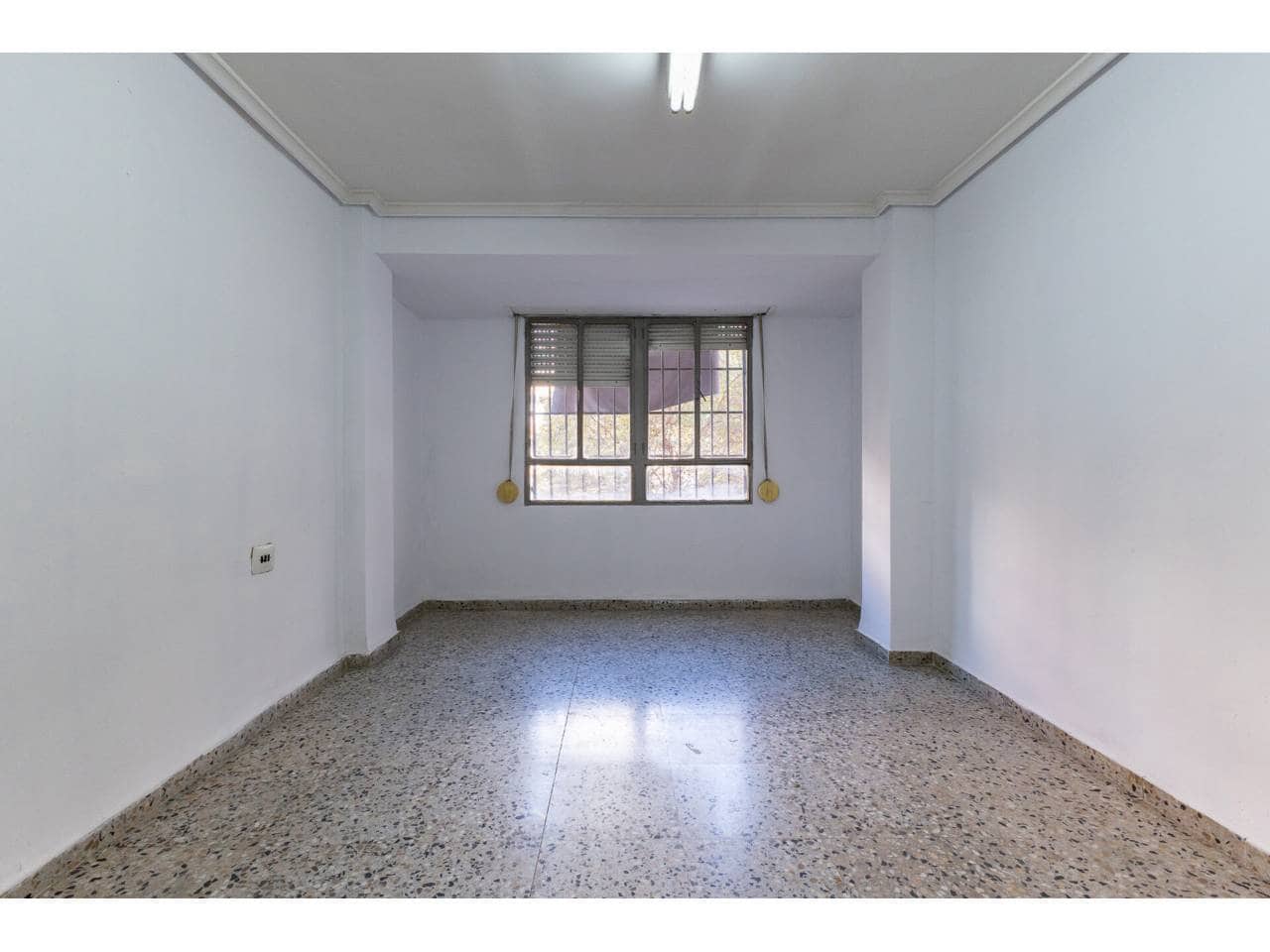 4 sovrum Lägenhet till salu i Valencia stad - 275 000 € (Ref: 9671036)