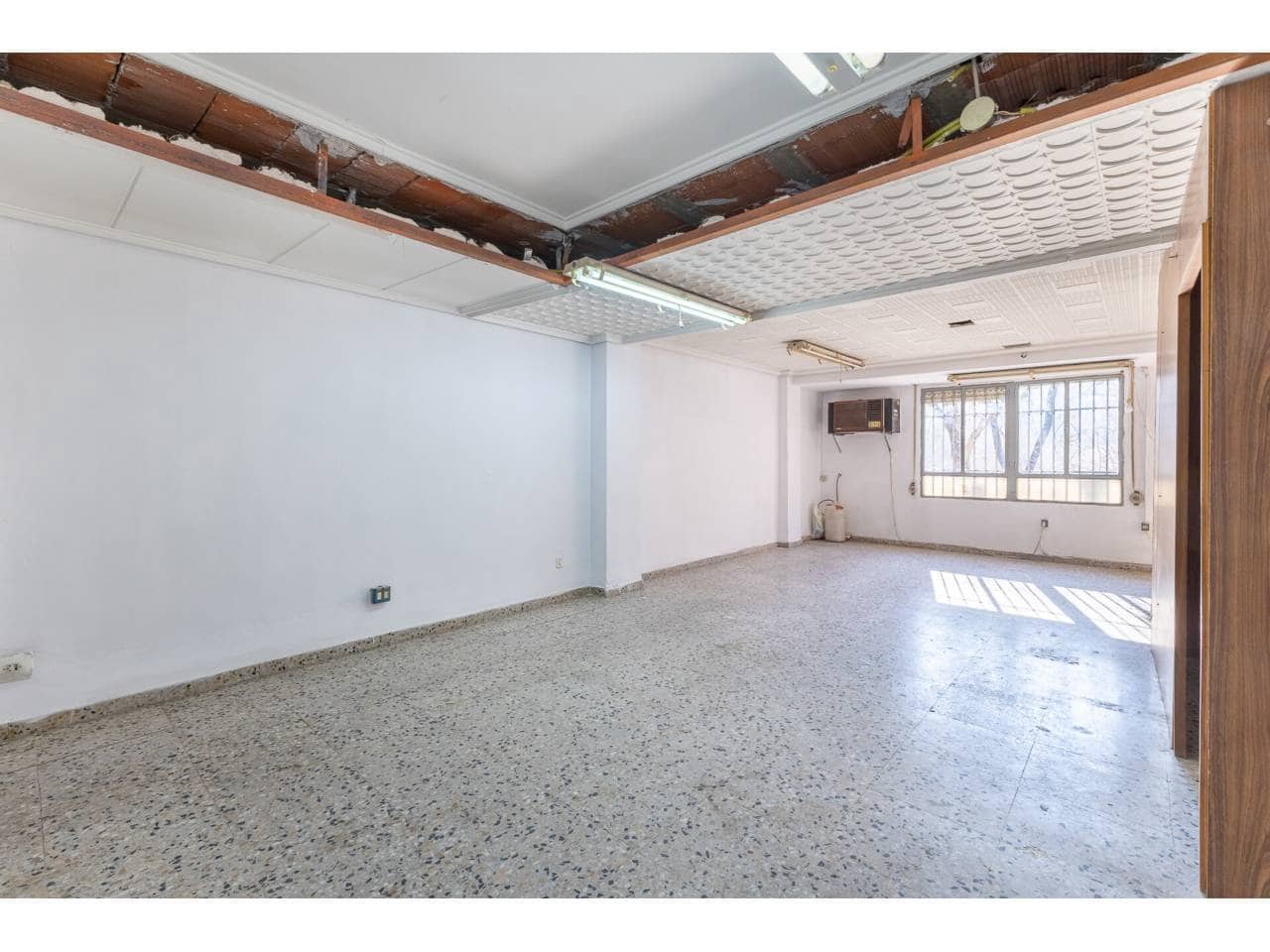 4 sovrum Lägenhet till salu i Valencia stad - 275 000 € (Ref: 9671036)