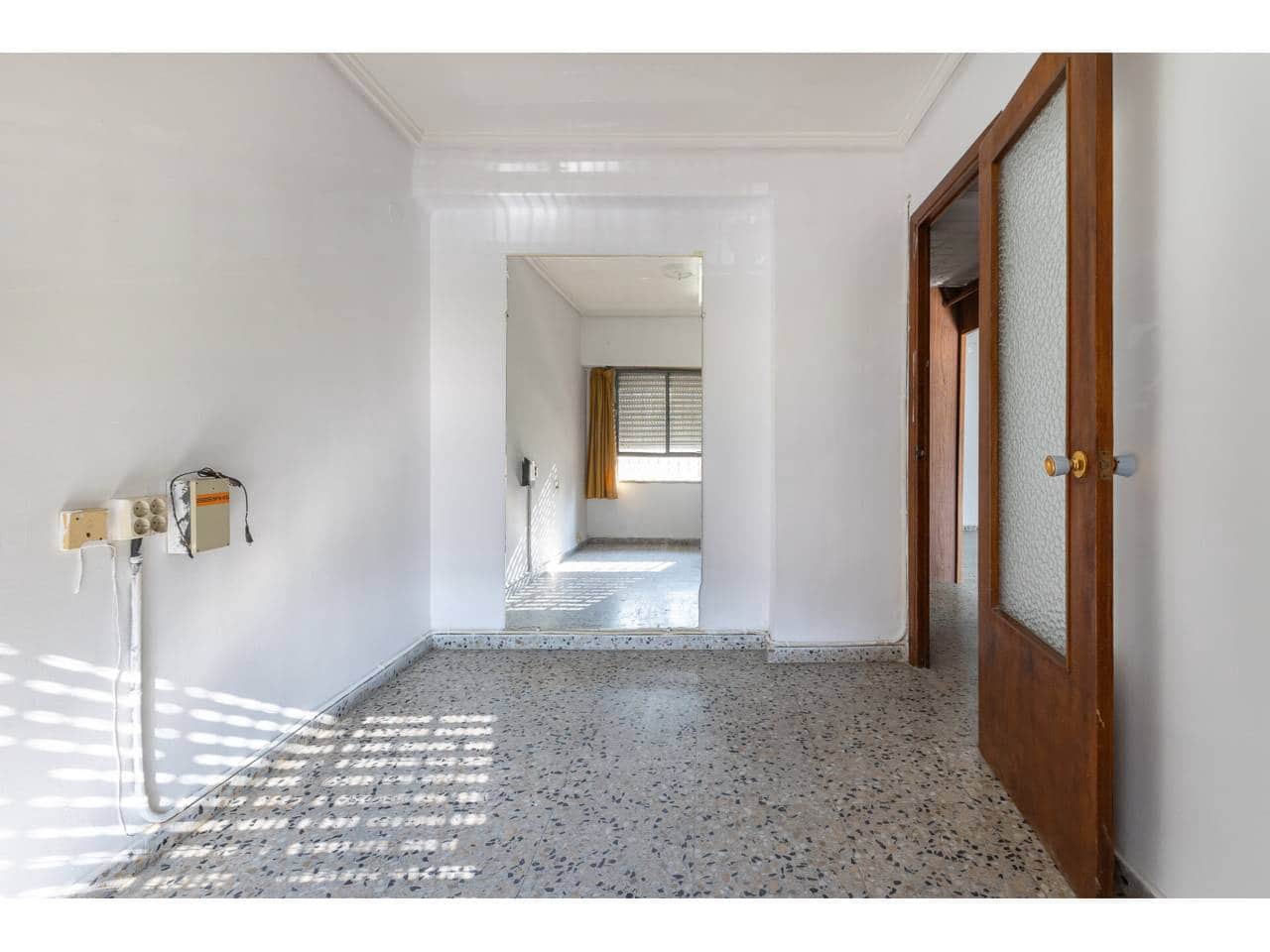 4 sovrum Lägenhet till salu i Valencia stad - 275 000 € (Ref: 9671036)
