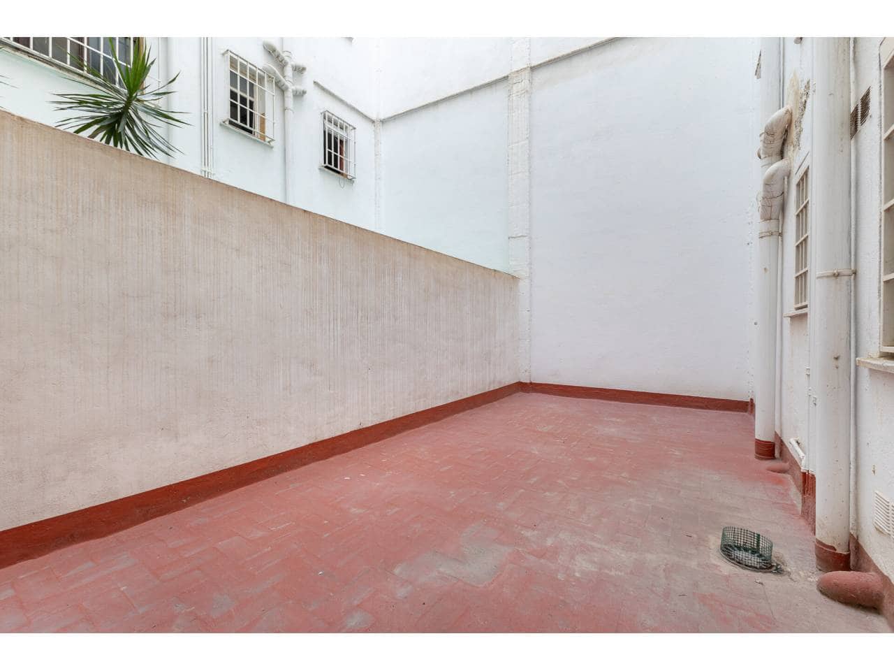 4 sovrum Lägenhet till salu i Valencia stad - 275 000 € (Ref: 9671036)