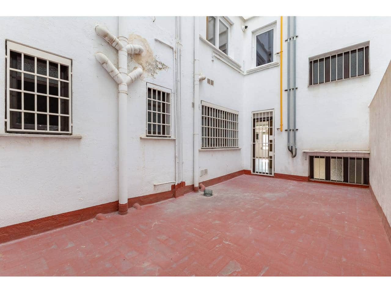 4 sovrum Lägenhet till salu i Valencia stad - 275 000 € (Ref: 9671036)