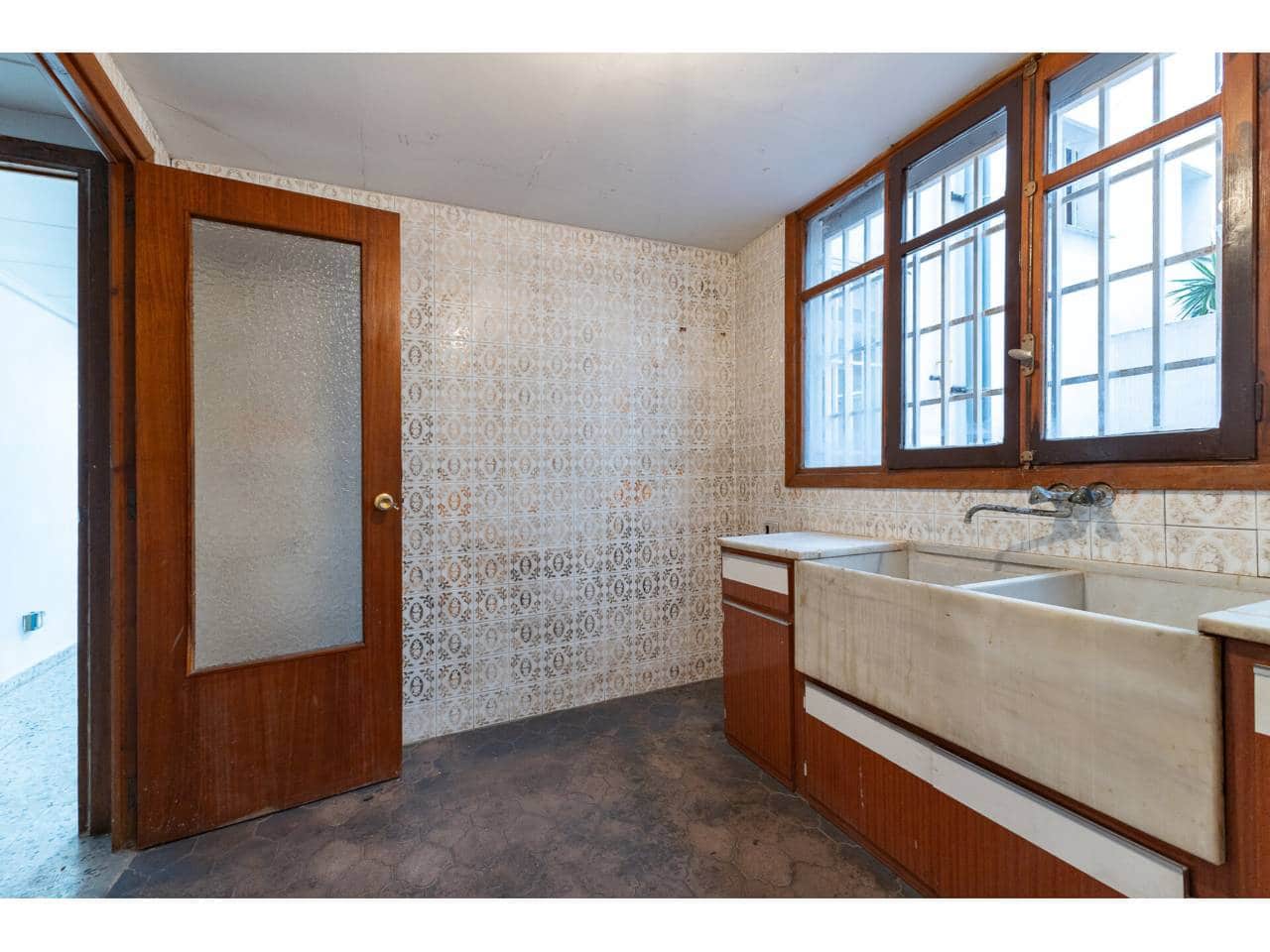 4 sovrum Lägenhet till salu i Valencia stad - 275 000 € (Ref: 9671036)