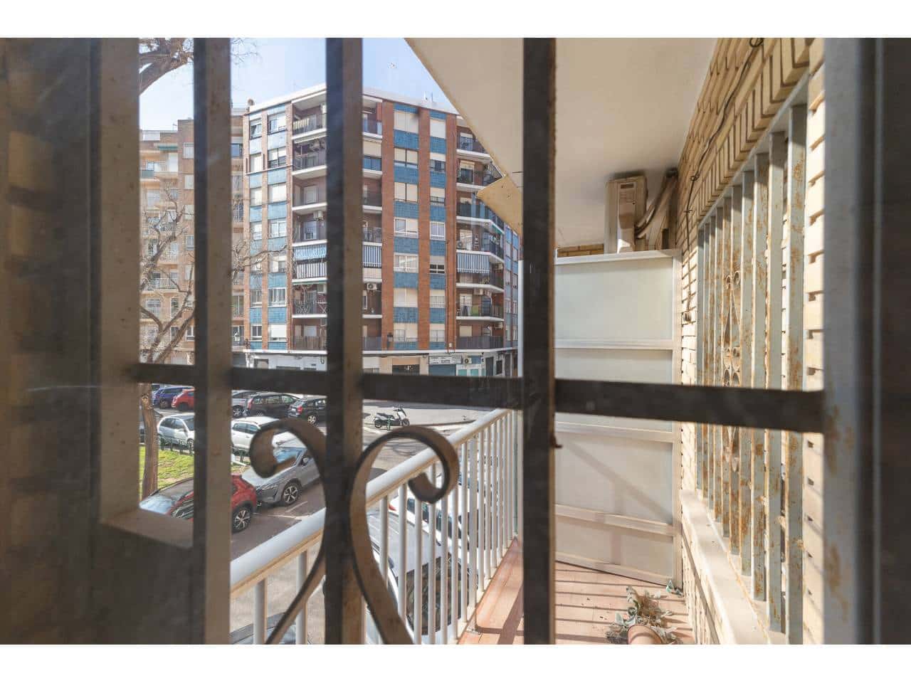 4 sovrum Lägenhet till salu i Valencia stad - 275 000 € (Ref: 9671036)