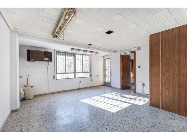 4 sovrum Lägenhet till salu i Valencia stad - 275 000 € (Ref: 9671036)