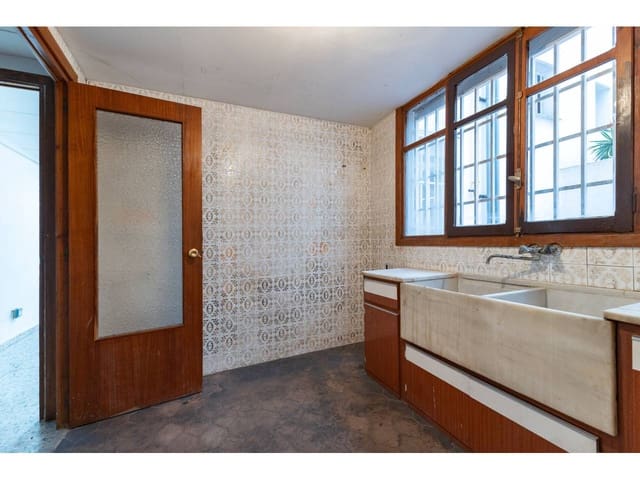 4 sovrum Lägenhet till salu i Valencia stad - 275 000 € (Ref: 9671036)