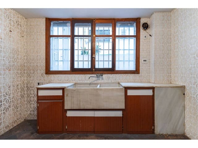 4 sovrum Lägenhet till salu i Valencia stad - 275 000 € (Ref: 9671036)