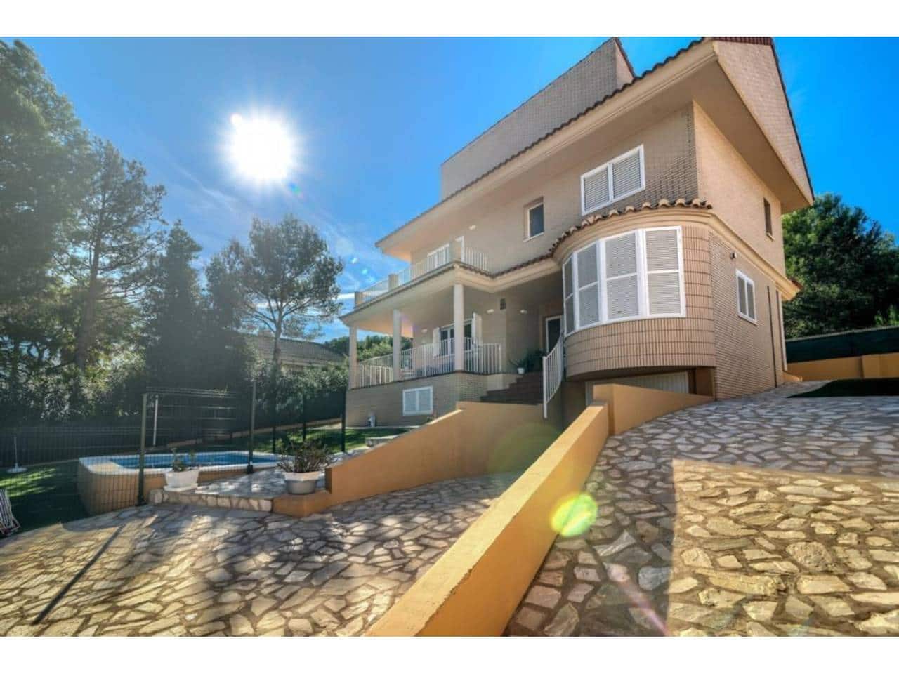 4 bedroom Villa for sale in Chiva with pool garage - € 420,000 (Ref: 9671043)