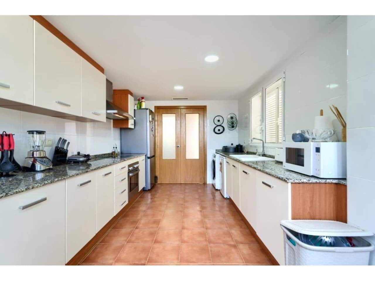 4 bedroom Villa for sale in Chiva with pool garage - € 420,000 (Ref: 9671043)