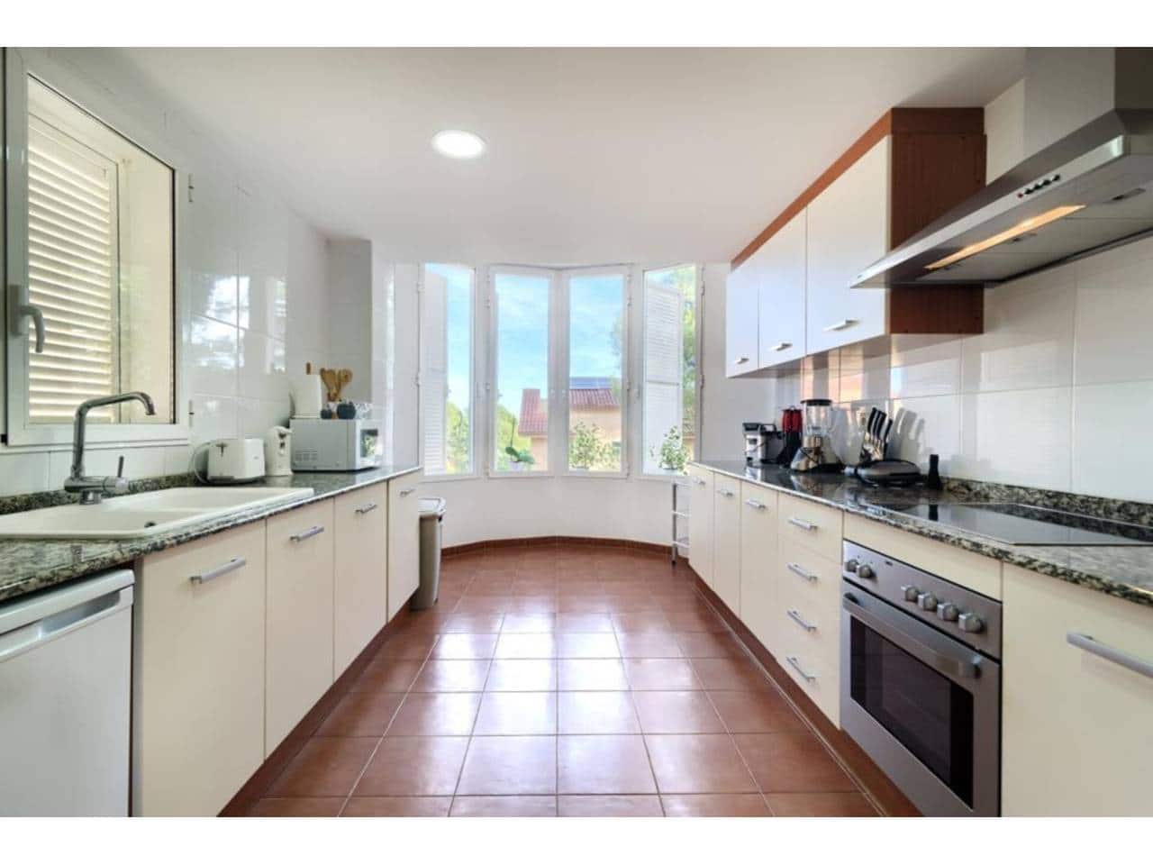 4 bedroom Villa for sale in Chiva with pool garage - € 420,000 (Ref: 9671043)