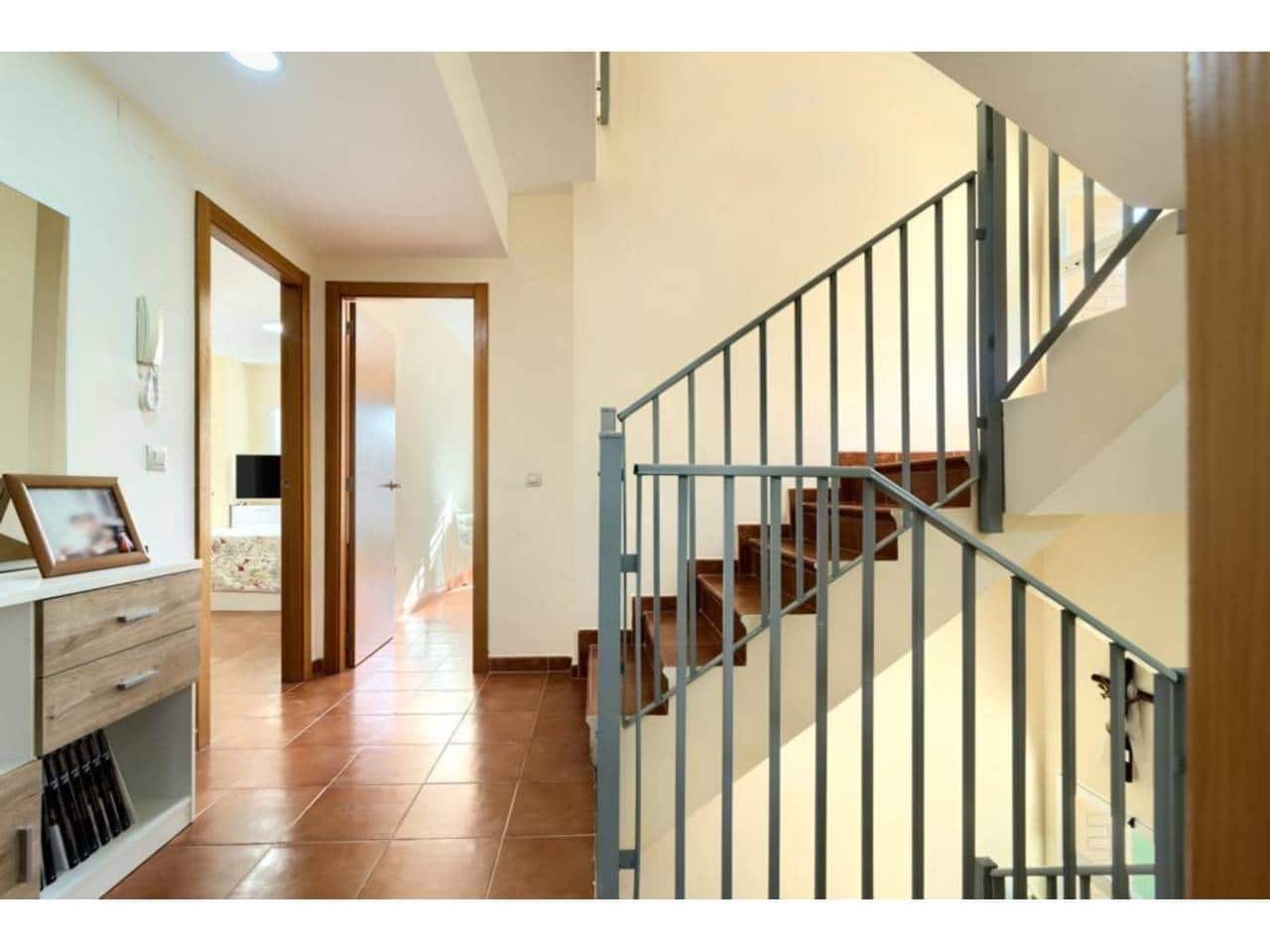 4 bedroom Villa for sale in Chiva with pool garage - € 420,000 (Ref: 9671043)