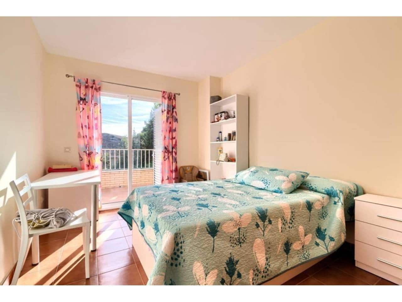 4 bedroom Villa for sale in Chiva with pool garage - € 420,000 (Ref: 9671043)