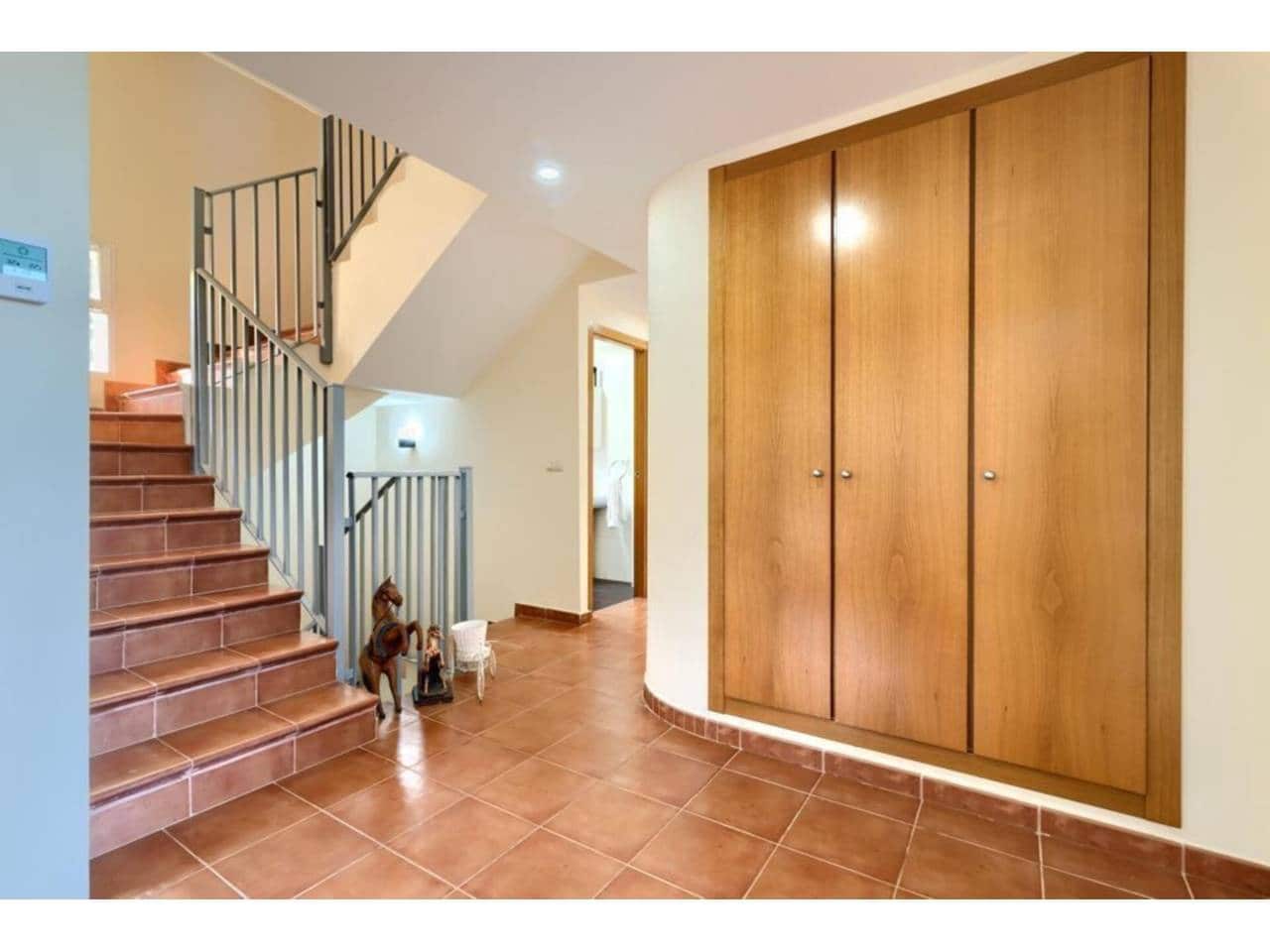 4 bedroom Villa for sale in Chiva with pool garage - € 420,000 (Ref: 9671043)