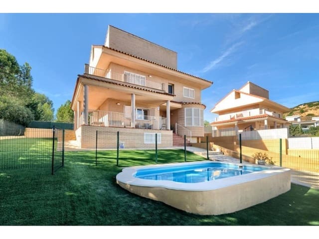 4 bedroom Villa for sale in Chiva with pool garage - € 420,000 (Ref: 9671043)