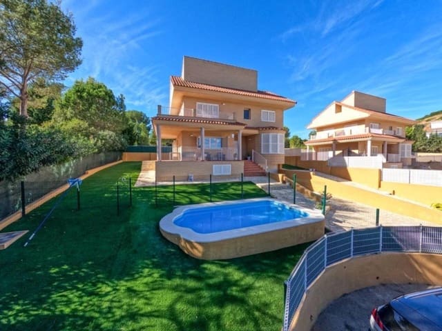 4 bedroom Villa for sale in Chiva with pool garage - € 420,000 (Ref: 9671043)