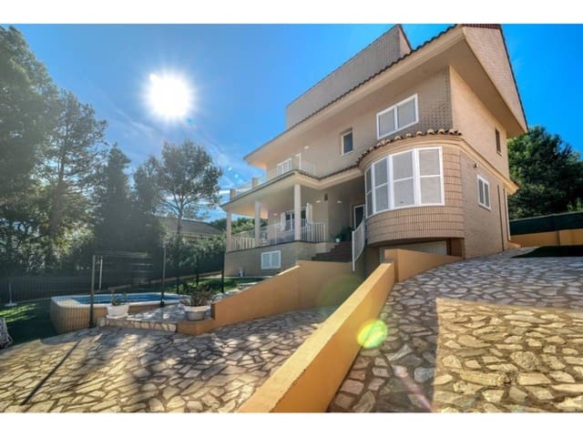 4 bedroom Villa for sale in Chiva with pool garage - € 420,000 (Ref: 9671043)