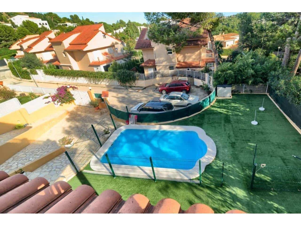 4 bedroom Villa for sale in Chiva with pool garage - € 420,000 (Ref: 9671043)