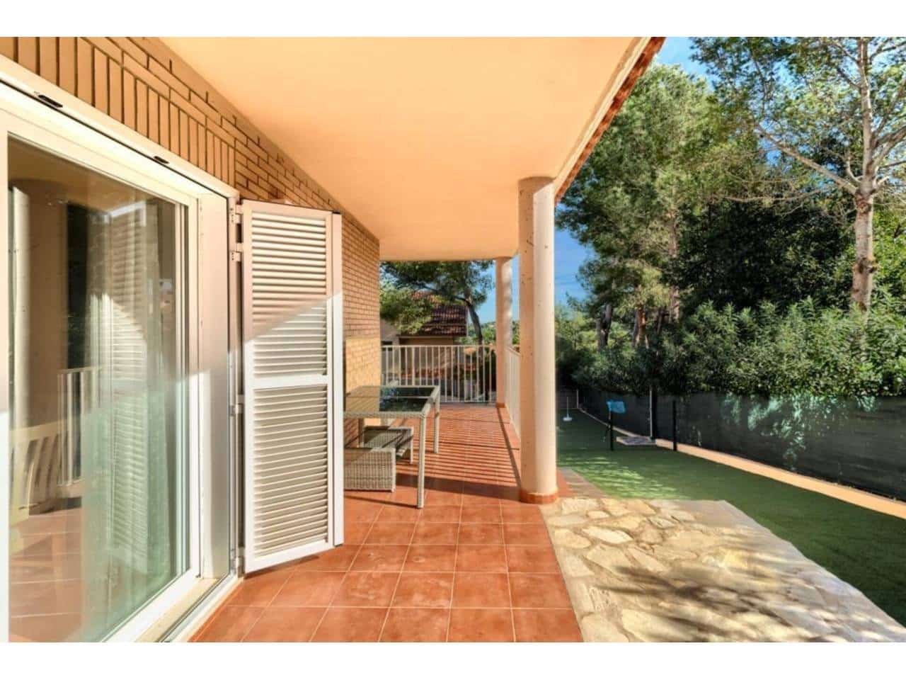 4 bedroom Villa for sale in Chiva with pool garage - € 420,000 (Ref: 9671043)