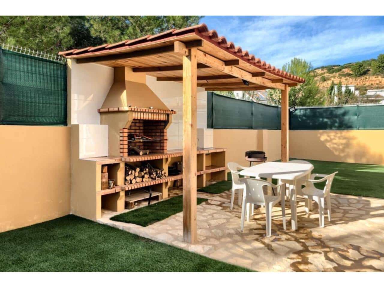 4 bedroom Villa for sale in Chiva with pool garage - € 420,000 (Ref: 9671043)