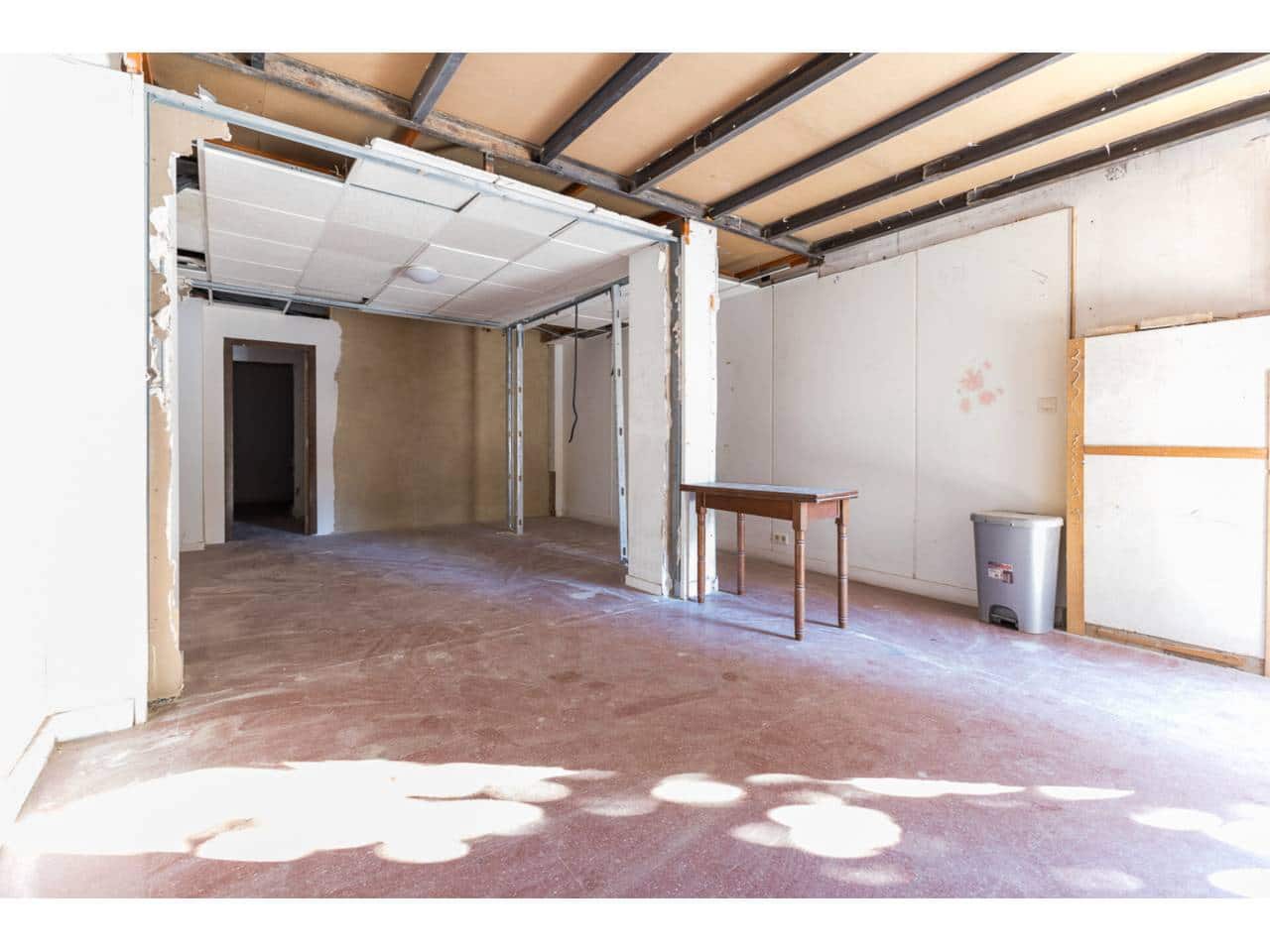 Local Comercial de 5 habitaciones en València ciudad en venta - 95.000 € (Ref: 9671047)