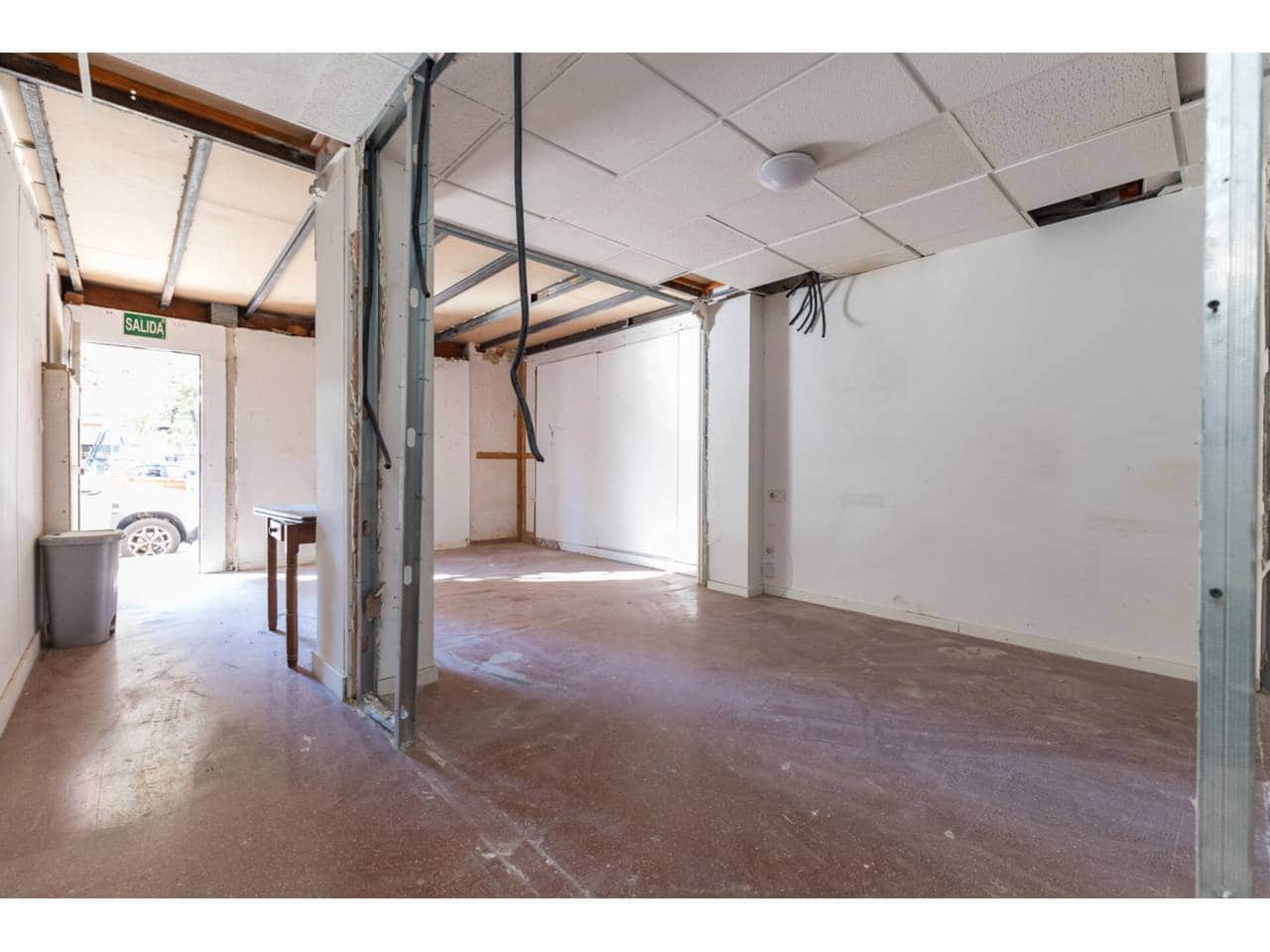 Local Comercial de 5 habitaciones en València ciudad en venta - 95.000 € (Ref: 9671047)