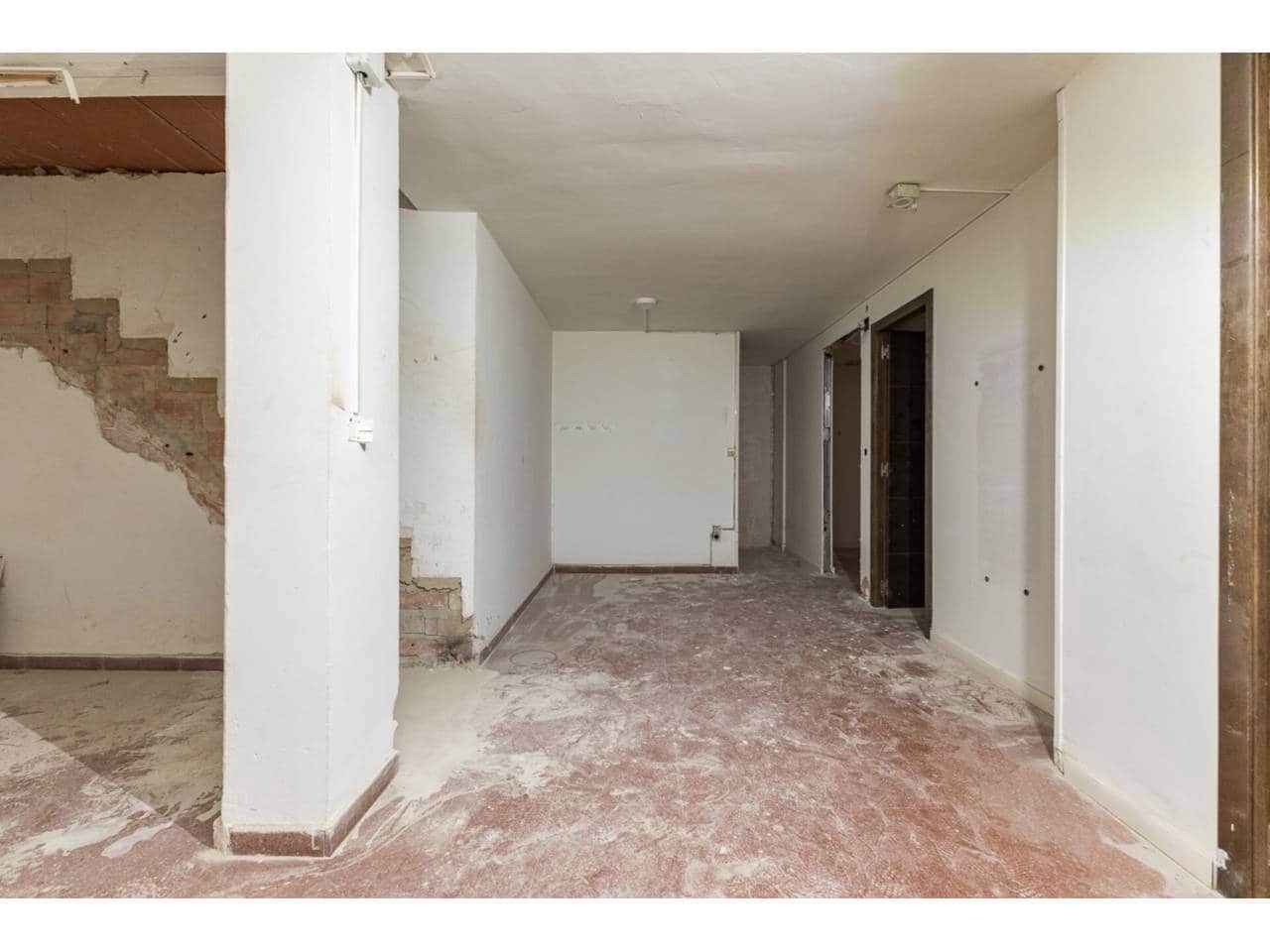 Local Comercial de 5 habitaciones en València ciudad en venta - 95.000 € (Ref: 9671047)