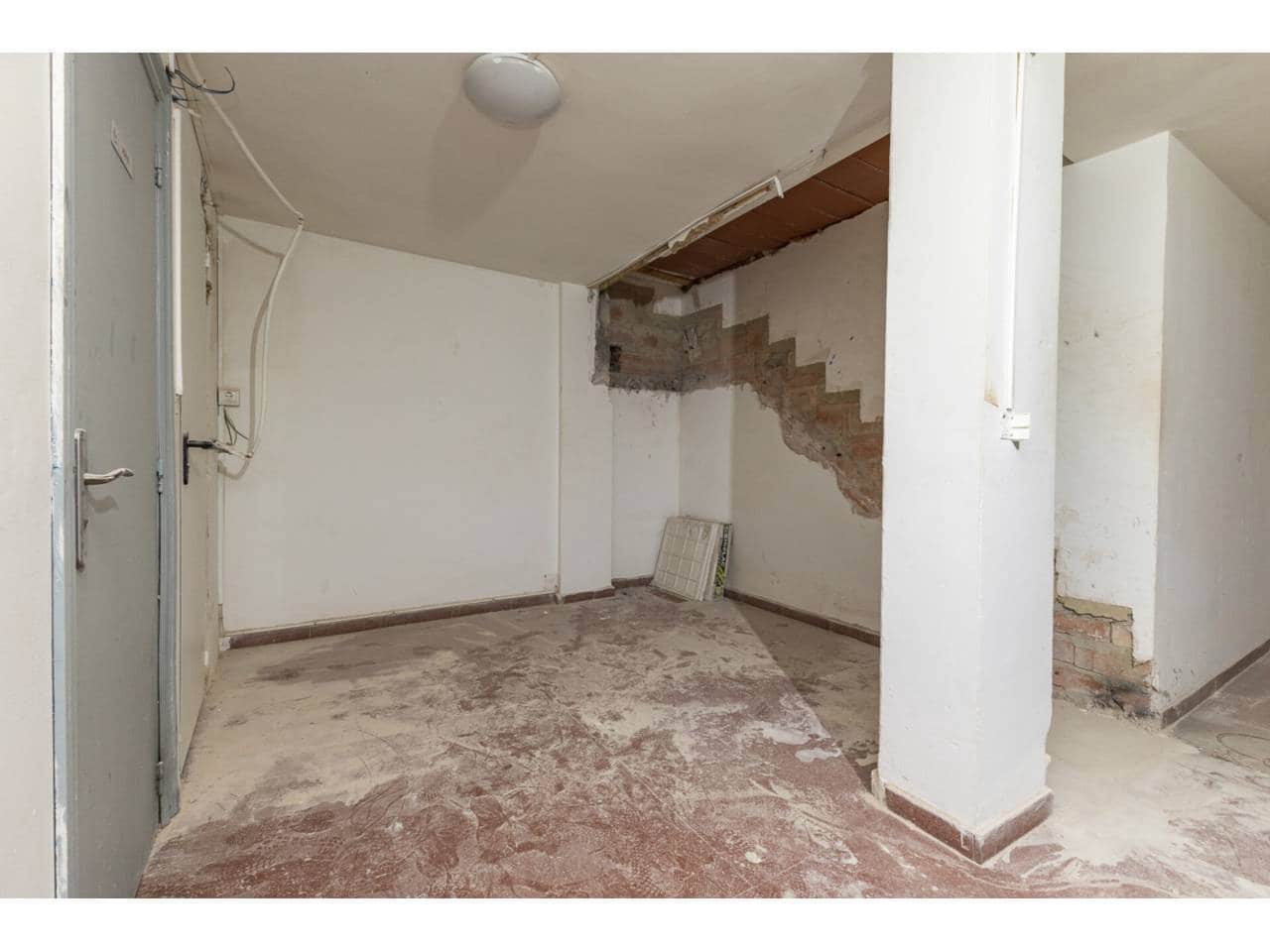 Local Comercial de 5 habitaciones en València ciudad en venta - 95.000 € (Ref: 9671047)