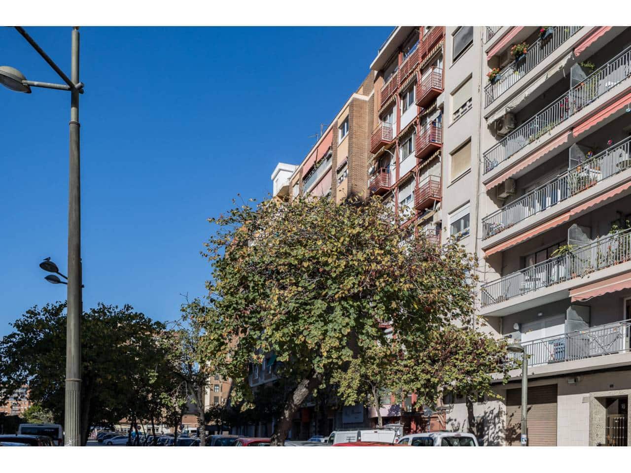 Local Comercial de 5 habitaciones en València ciudad en venta - 95.000 € (Ref: 9671047)