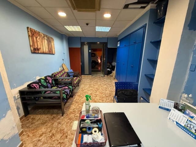 Erhverv til salg i Valencia by - € 60.000 (Ref: 9671048)