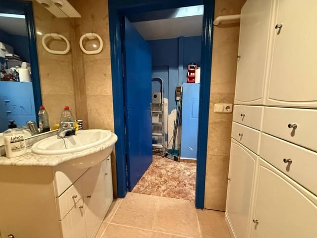 Erhverv til salg i Valencia by - € 60.000 (Ref: 9671048)