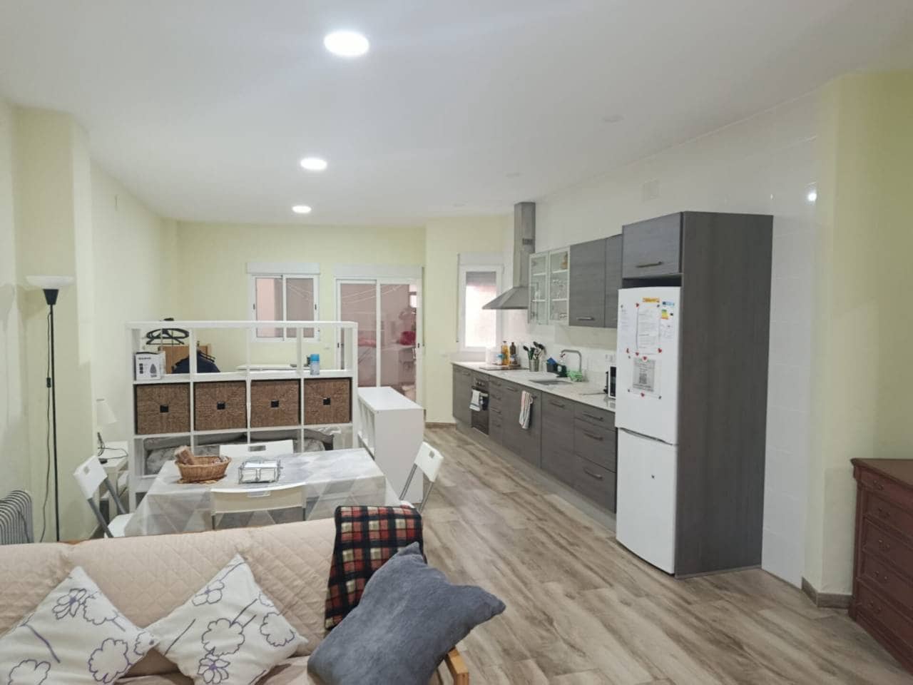 Erhverv til salg i Valencia by - € 230.000 (Ref: 9671049)