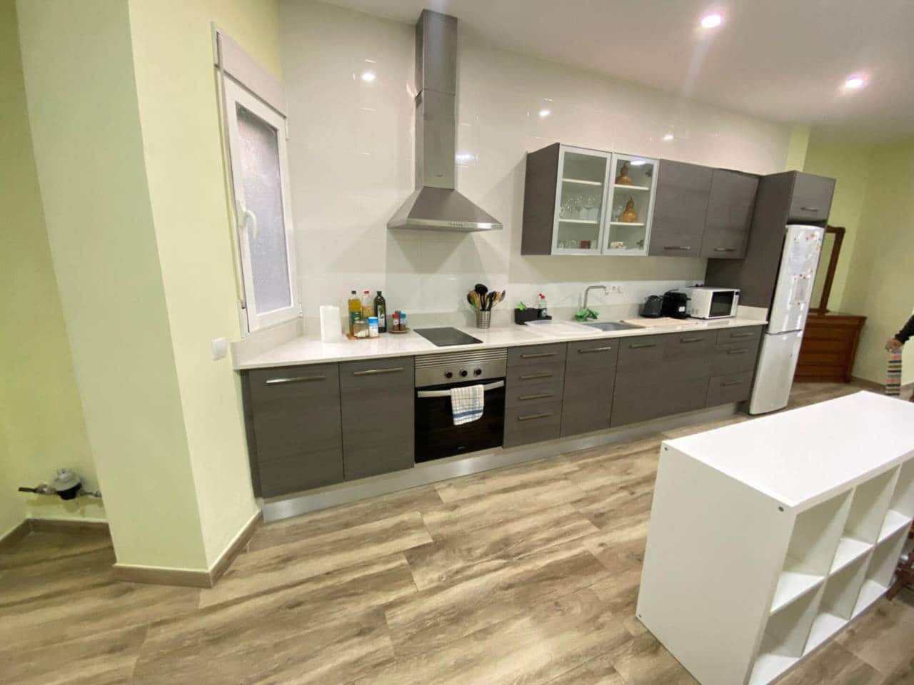 Erhverv til salg i Valencia by - € 230.000 (Ref: 9671049)