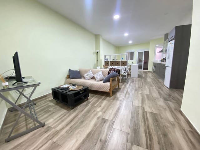 Erhverv til salg i Valencia by - € 230.000 (Ref: 9671049)