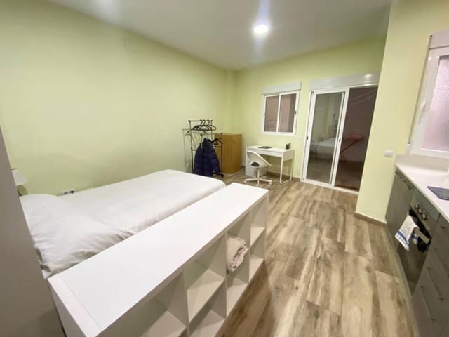 Erhverv til salg i Valencia by - € 230.000 (Ref: 9671049)