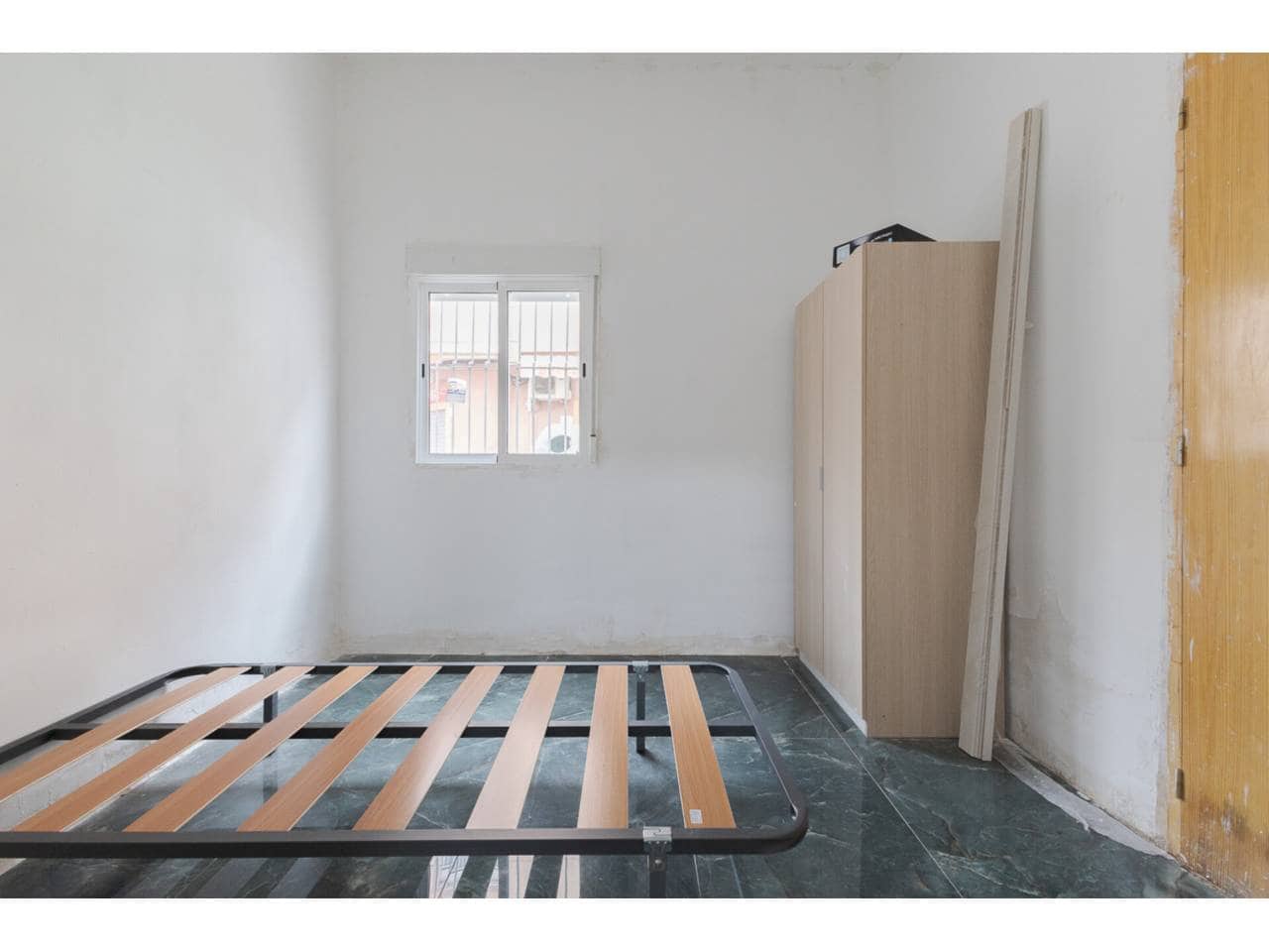 3 bedroom Townhouse for sale in L'Alcudia - € 135,000 (Ref: 9671050)