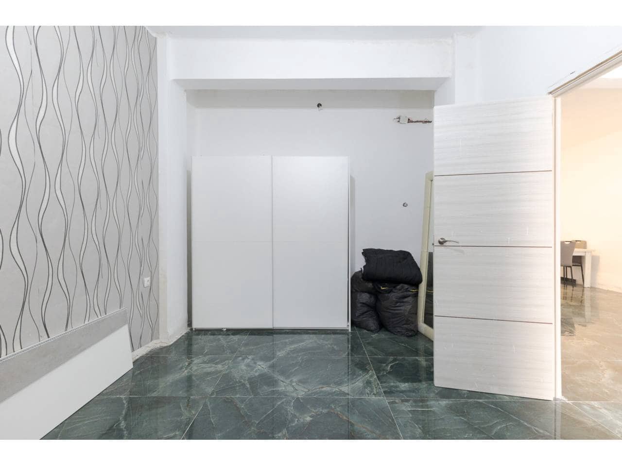 3 bedroom Townhouse for sale in L'Alcudia - € 135,000 (Ref: 9671050)