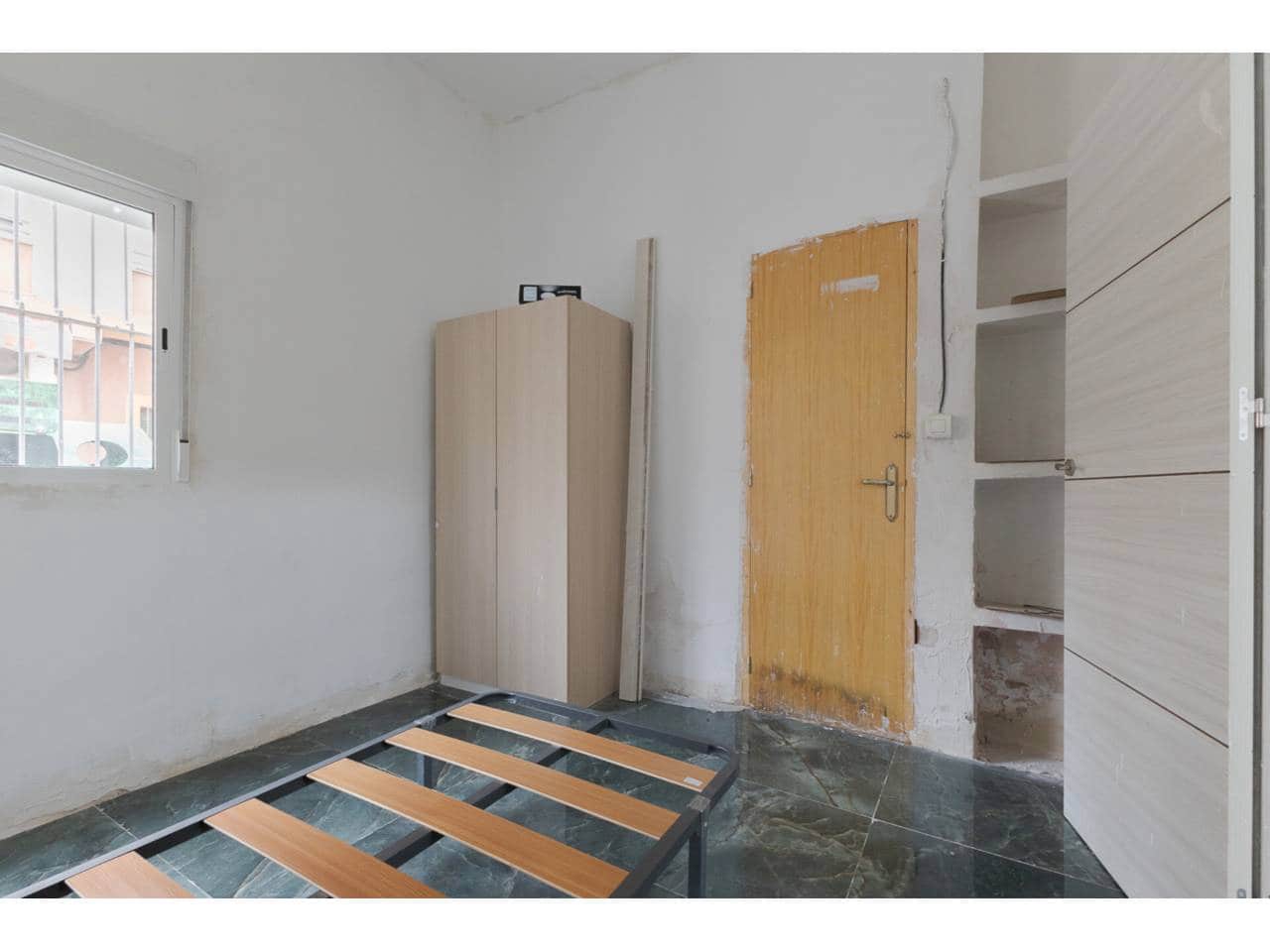 3 bedroom Townhouse for sale in L'Alcudia - € 135,000 (Ref: 9671050)