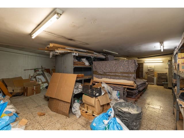 Kaupallinen myytävänä paikassa Mislata - 255 000 € (Ref: 9671058)